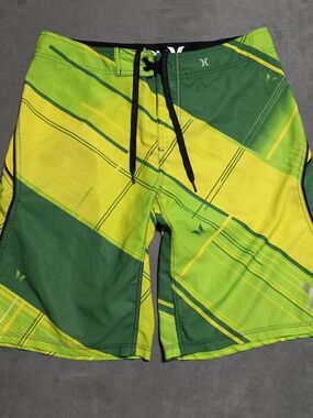 Hurley Phantom Men’s Green & Lime Plaid Boardshorts